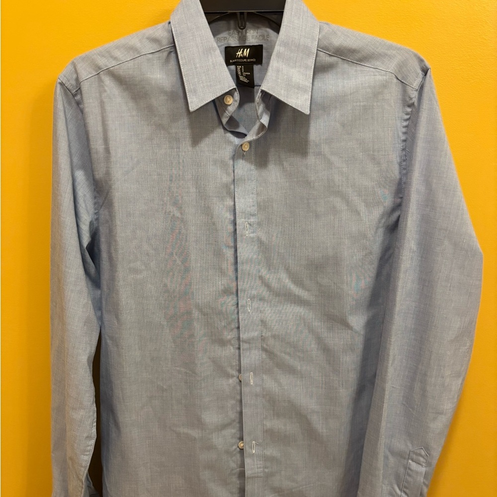 H&M slim fit small dress shirt with raised